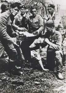 Jasenovac-prisoner-being-beheaded-with-a-saw-by-Croat-Ustachi