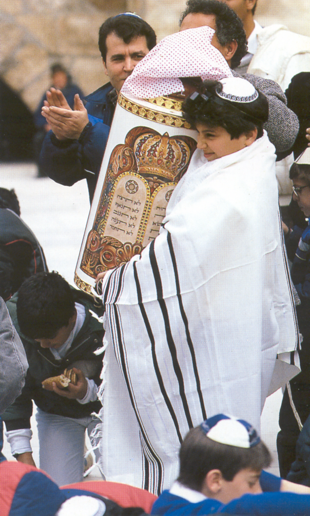 Jewish-Boy-with-Torah